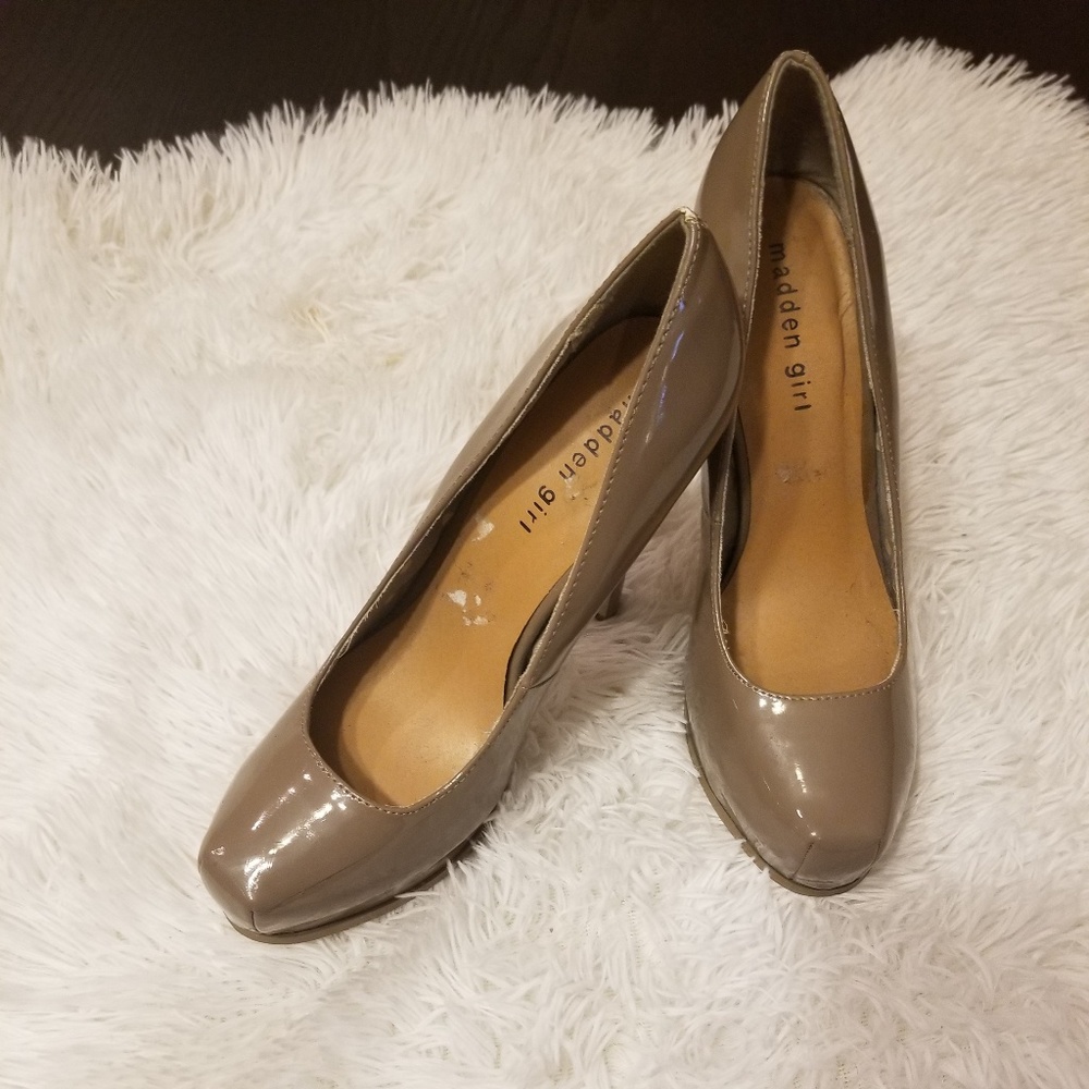 Madden Girl Beige Heels Size 10